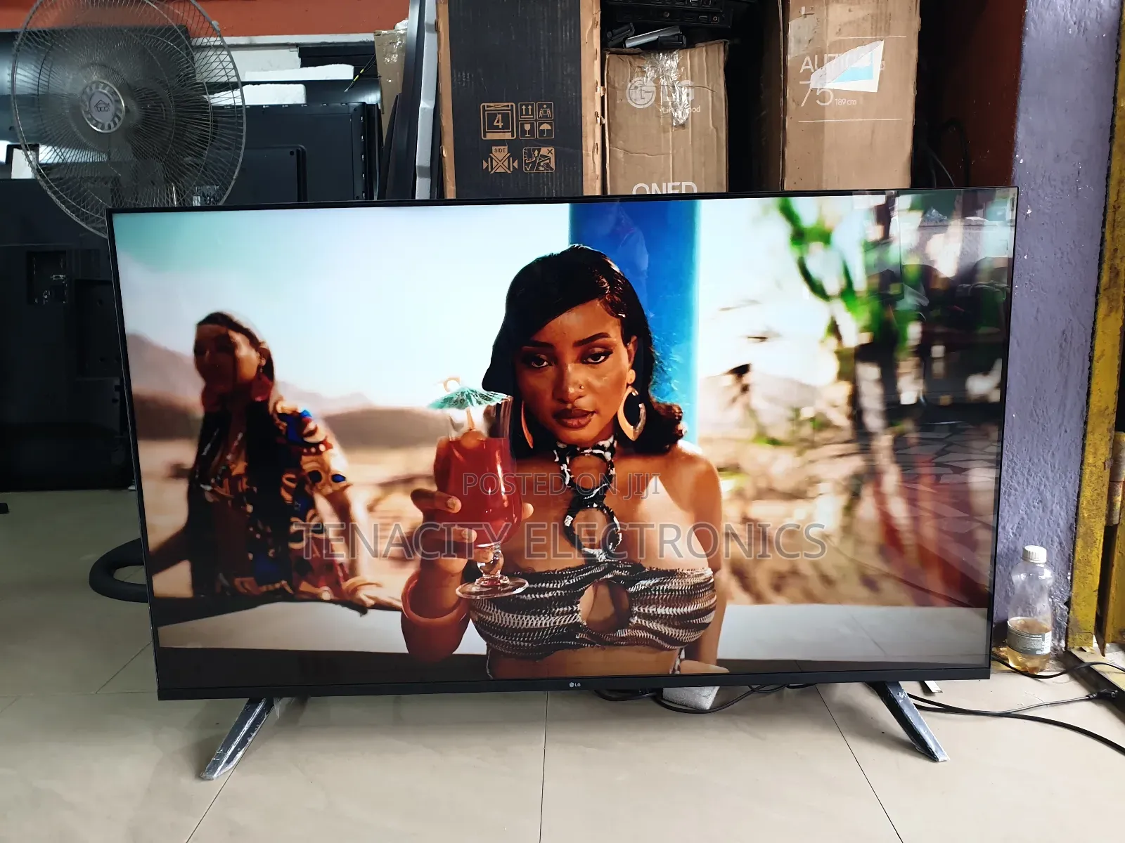 Lg 55”Uhd HDR Edgeless Smart Satellite Tv
