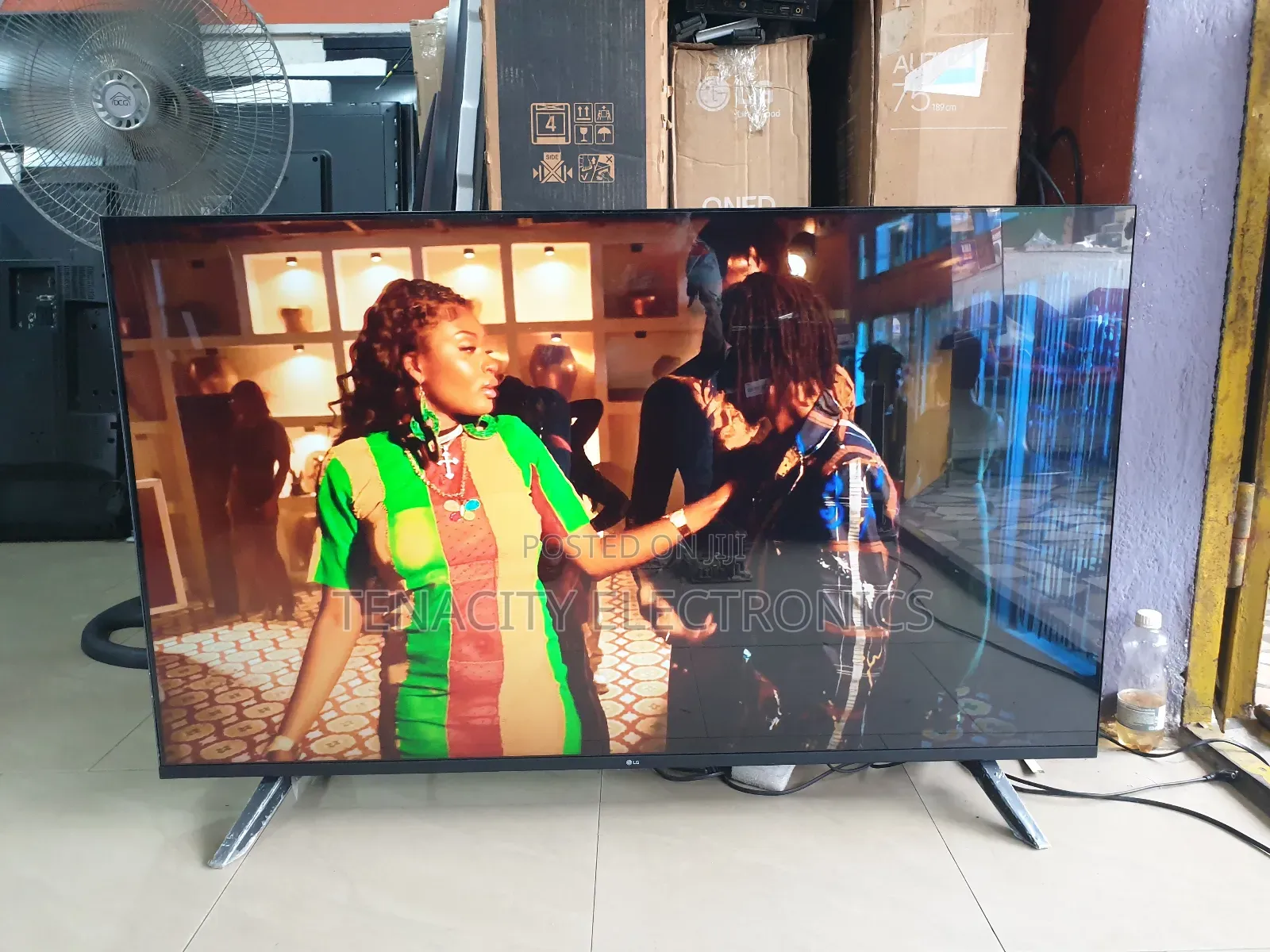 Lg 55”Uhd HDR Edgeless Smart Satellite Tv