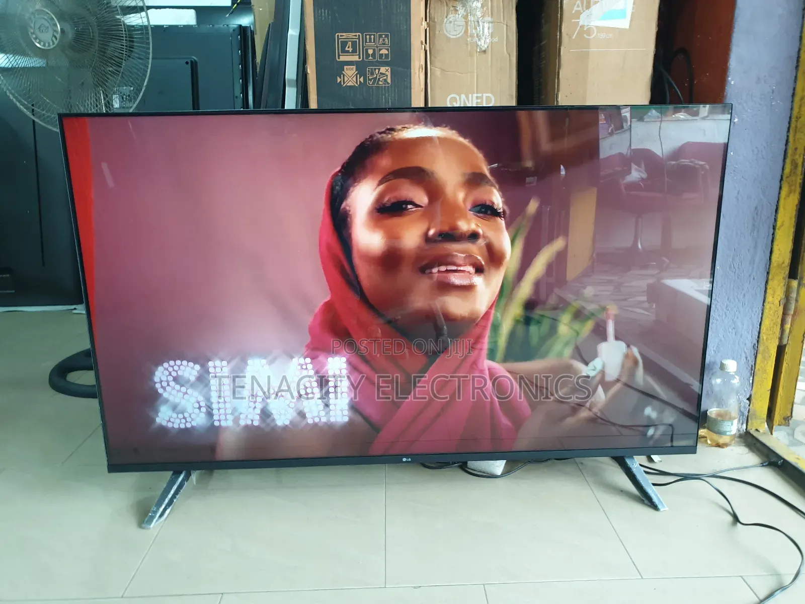 Lg 55”Uhd HDR Edgeless Smart Satellite Tv
