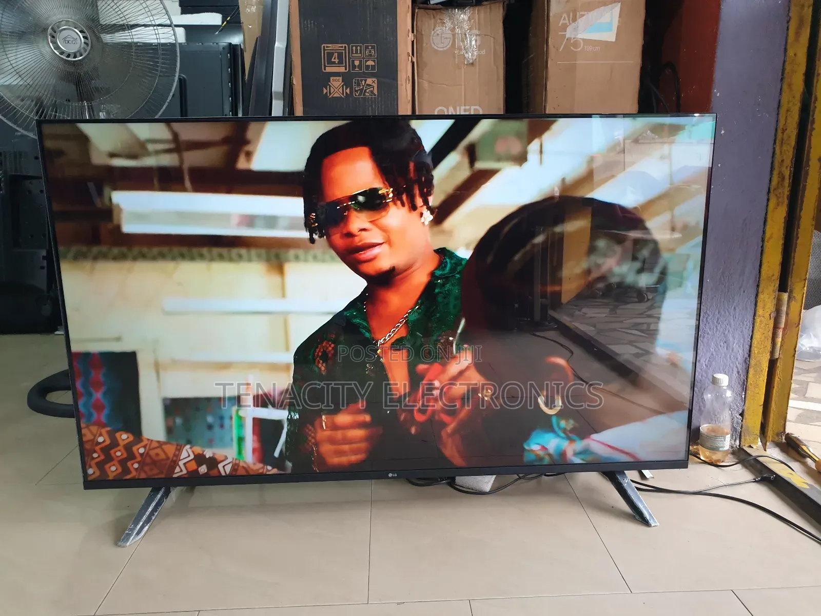 Lg 55”Uhd HDR Edgeless Smart Satellite Tv
