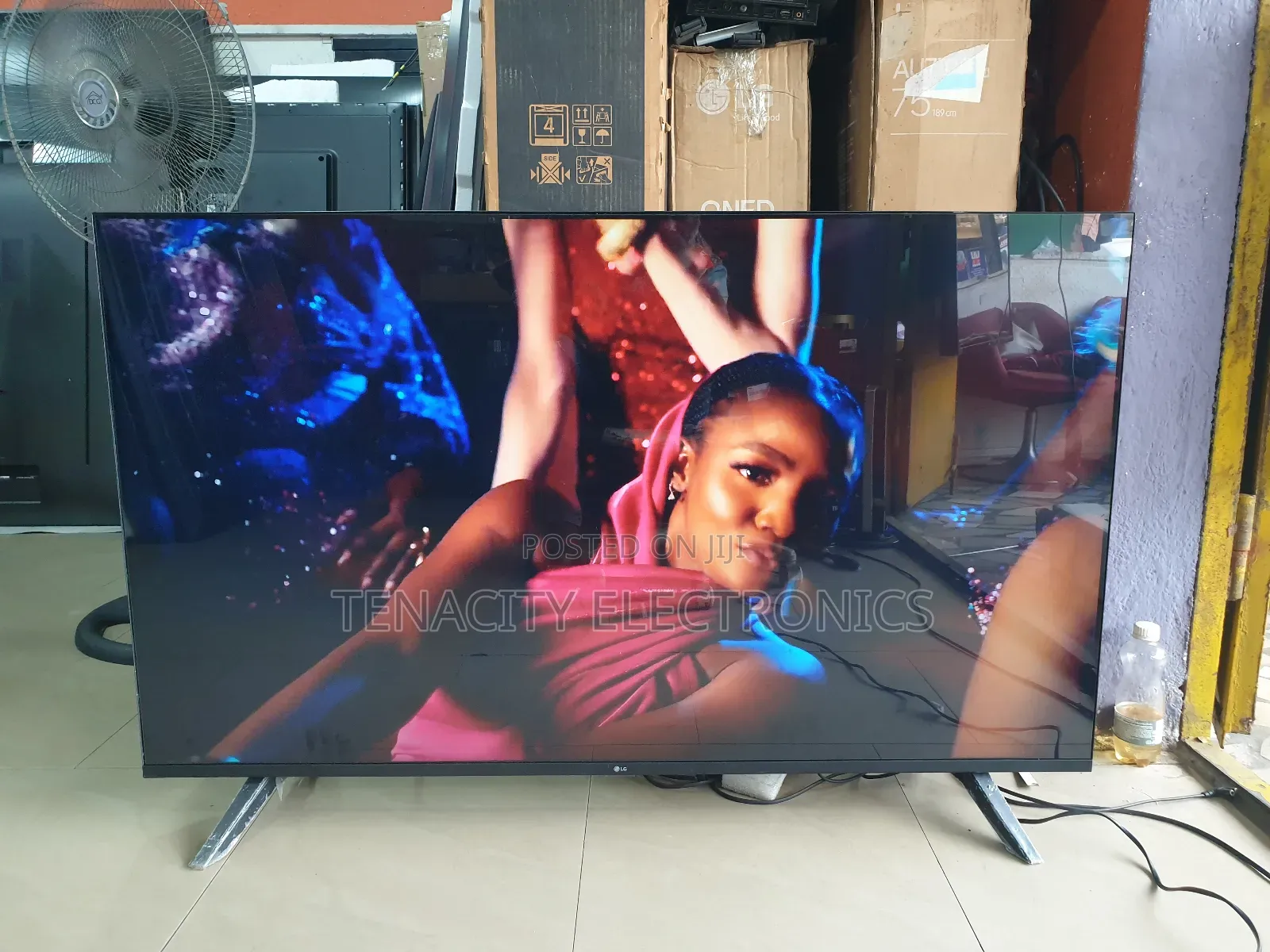 Lg 55”Uhd HDR Edgeless Smart Satellite Tv