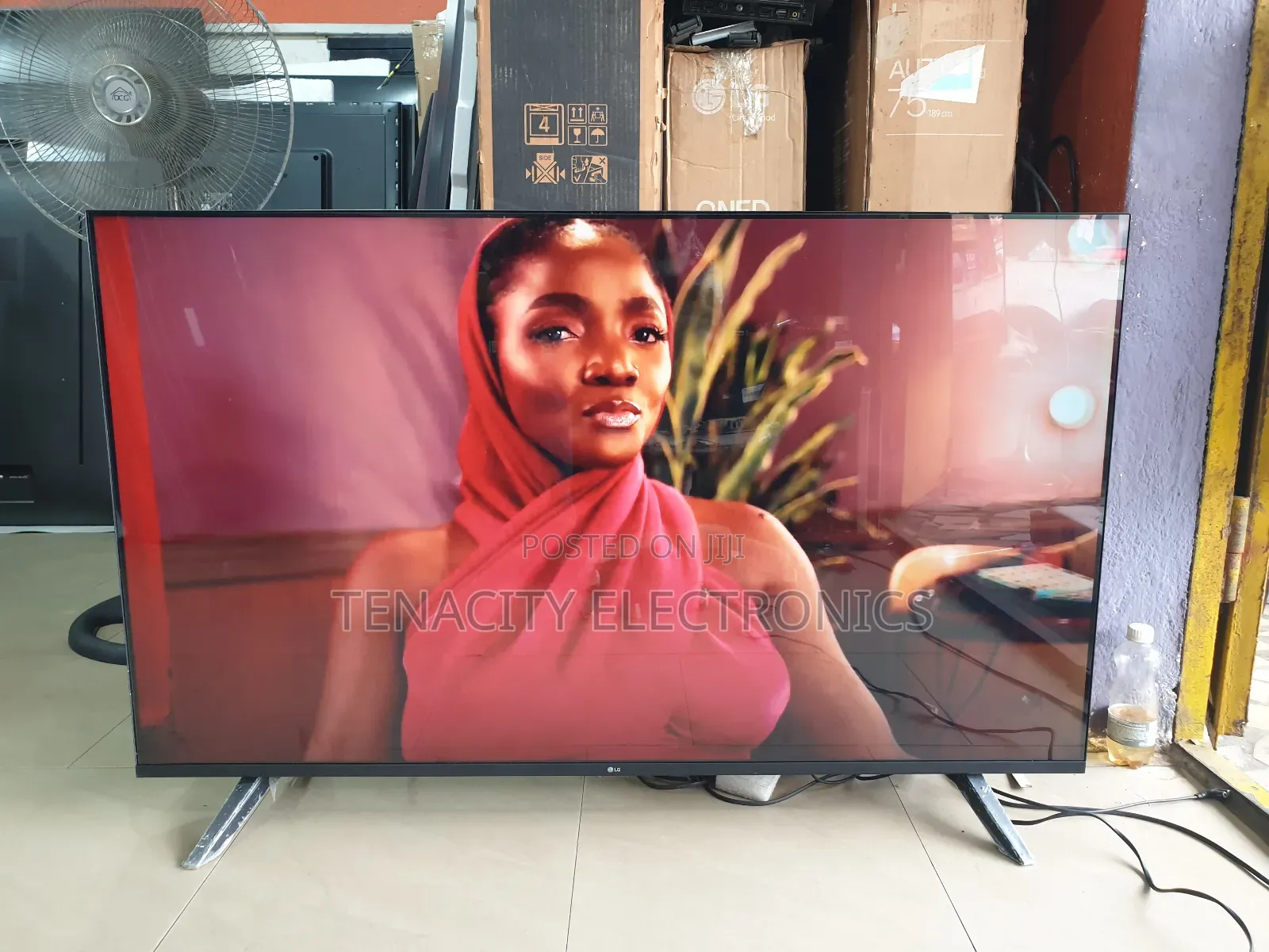 Lg 55”Uhd HDR Edgeless Smart Satellite Tv