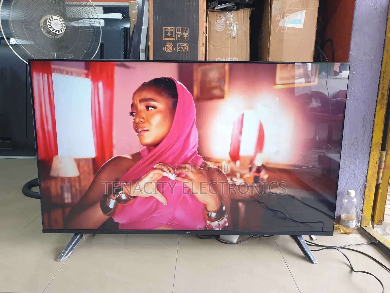 Lg 55”Uhd HDR Edgeless Smart Satellite Tv