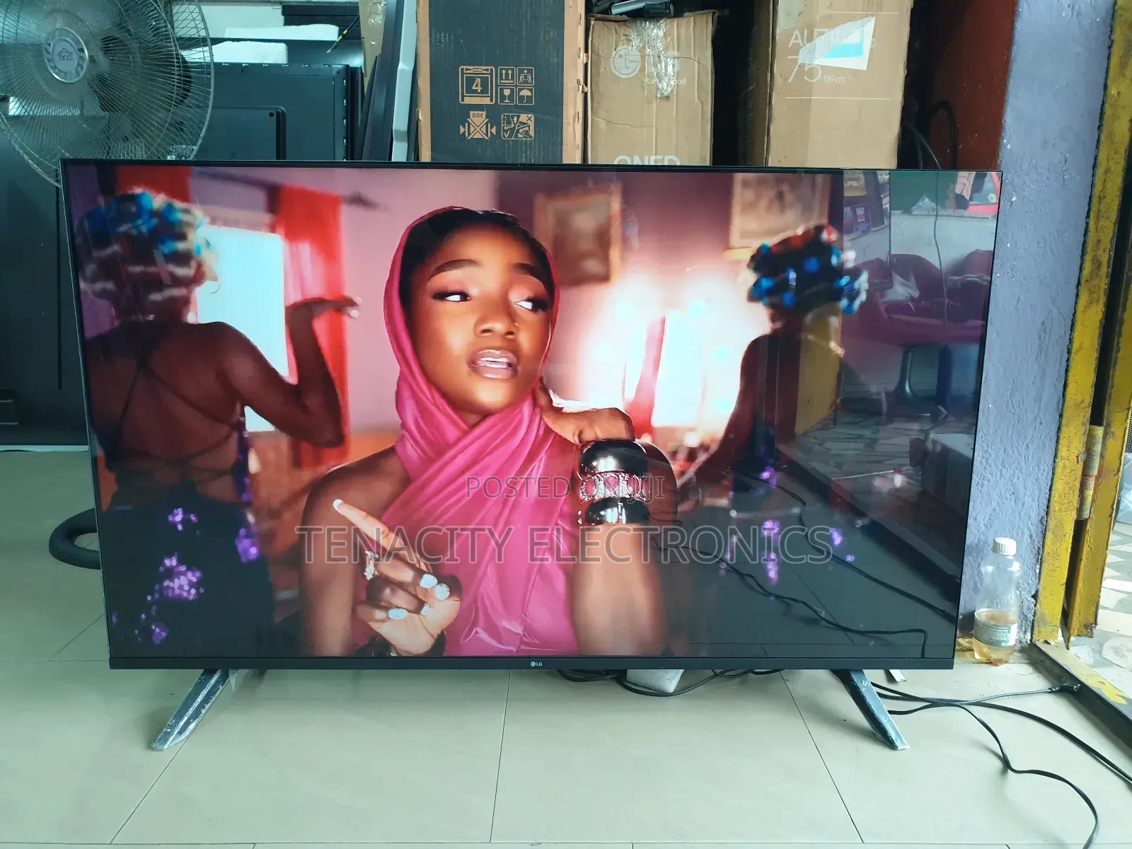 Lg 55”Uhd HDR Edgeless Smart Satellite Tv