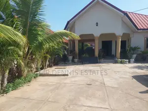 2bdrm House in Westhills Mall for rent