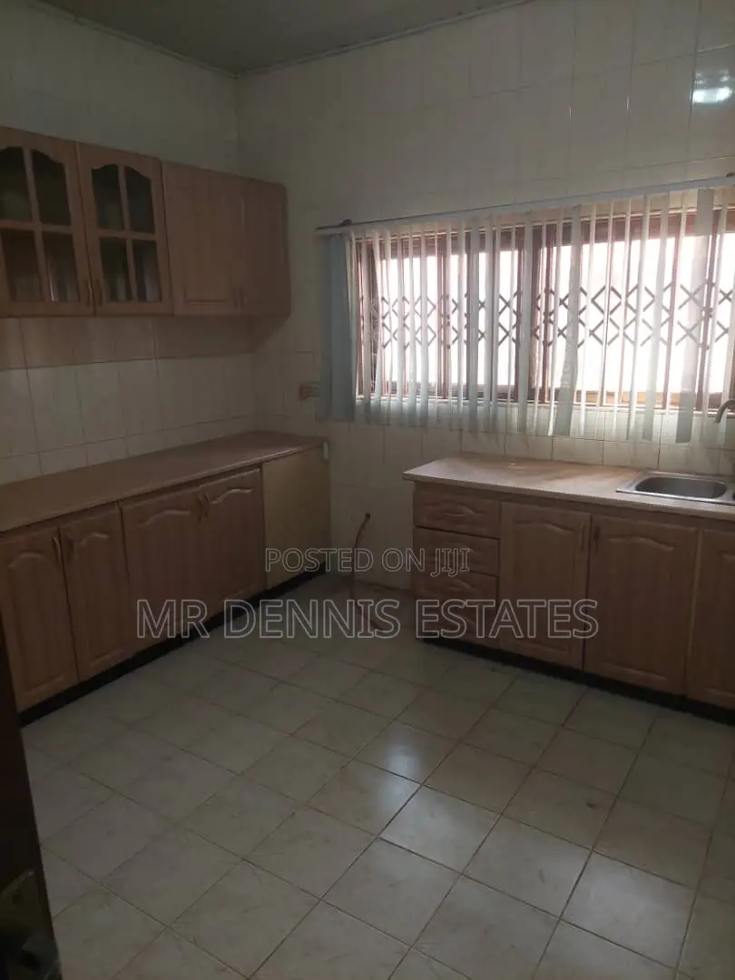 2bdrm House in Westhills Mall for rent