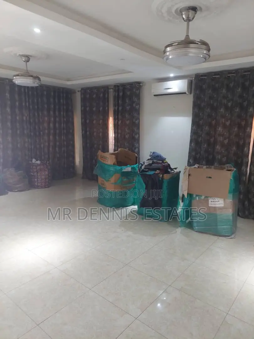 2bdrm House in Westhills Mall for rent