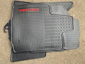 Toyota Fortuner 2012 Floor Mats
