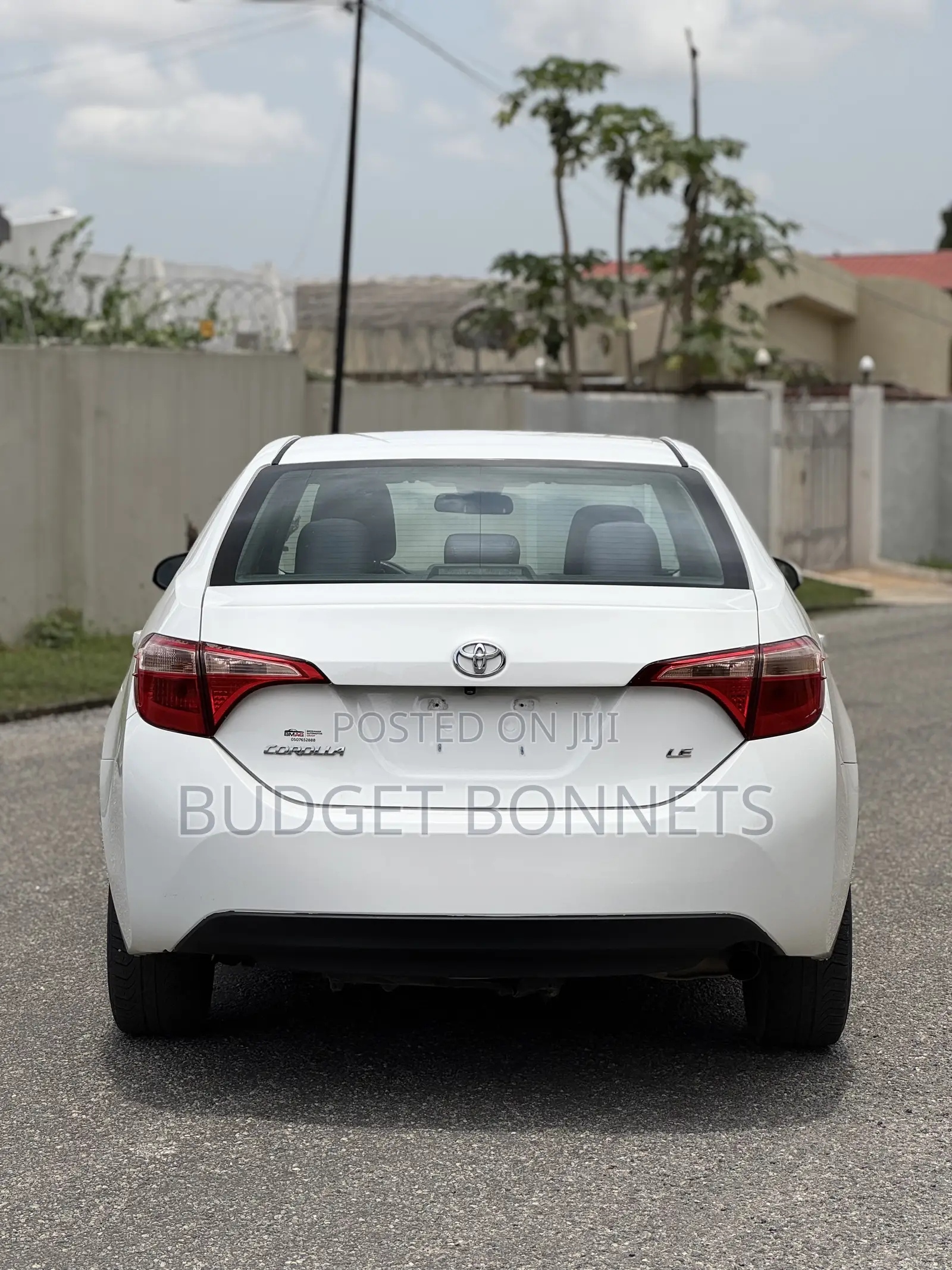 Toyota Corolla LE (1.8L 4cyl 2A) 2018 White