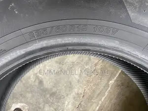 235/60 R18 Yokohama Advan Db V552 Luxury Comfort Tyres
