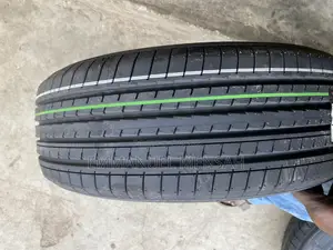 235/60 R18 Yokohama Advan Db V552 Luxury Comfort Tyres