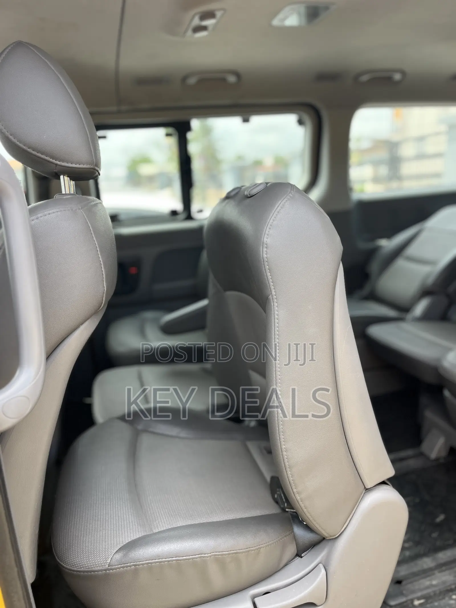 Hyundai Starex 2014 Yellow