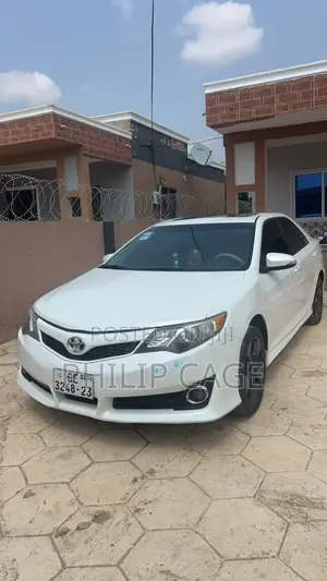 Toyota Camry SE Sport 4dr Sedan w/Prod. End 11/13 (2.5L 4cyl 6A) 2014