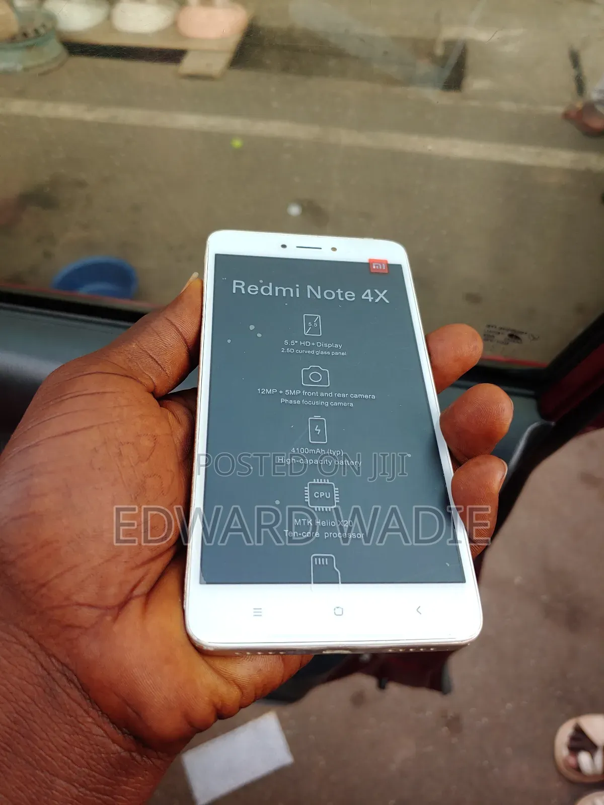 New Mobile Phone 64 GB Gold