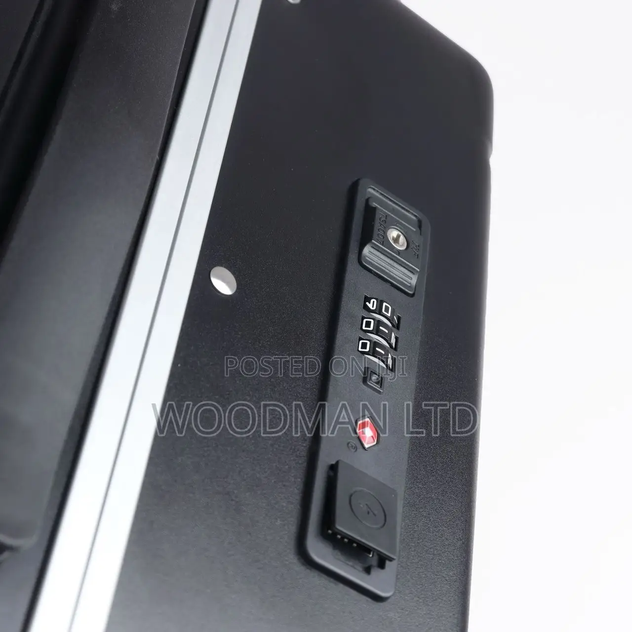 Luxurious Travel Bag With Usb Port