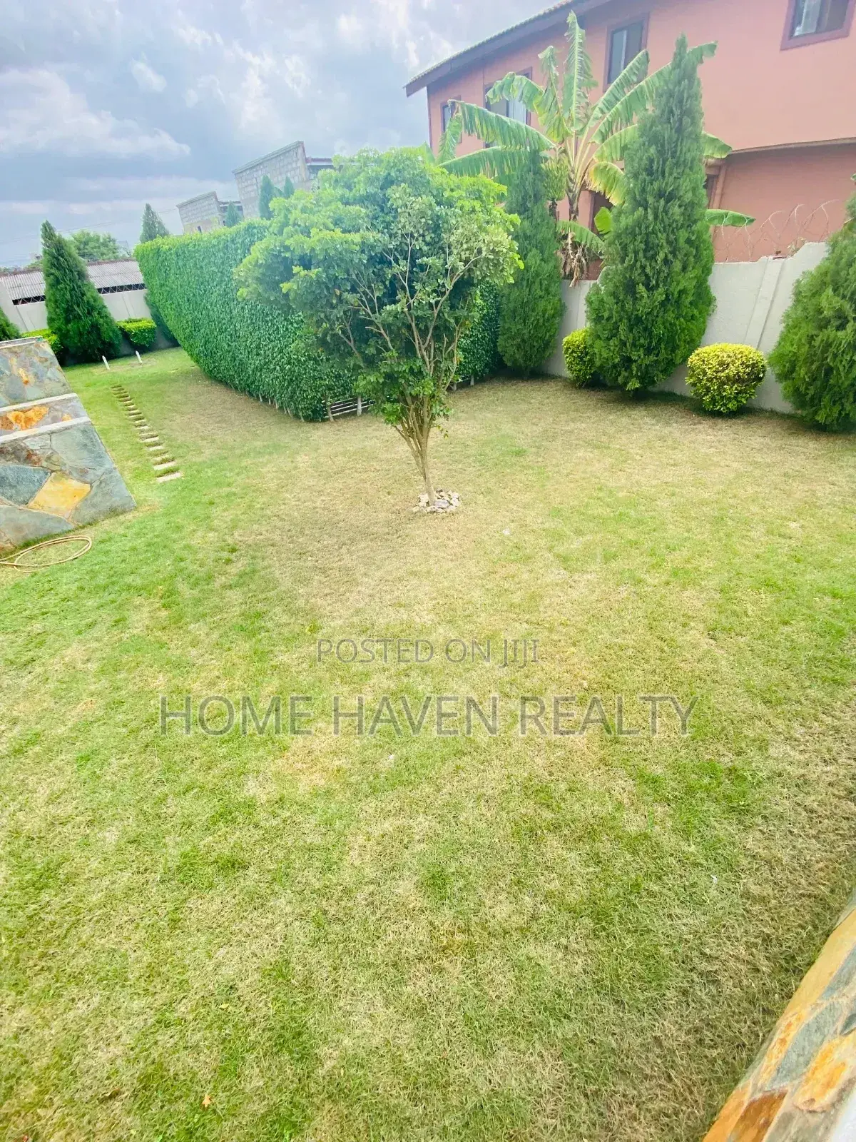 Furnished 2bdrm Apartment in Golf Hills, Achimota for rent