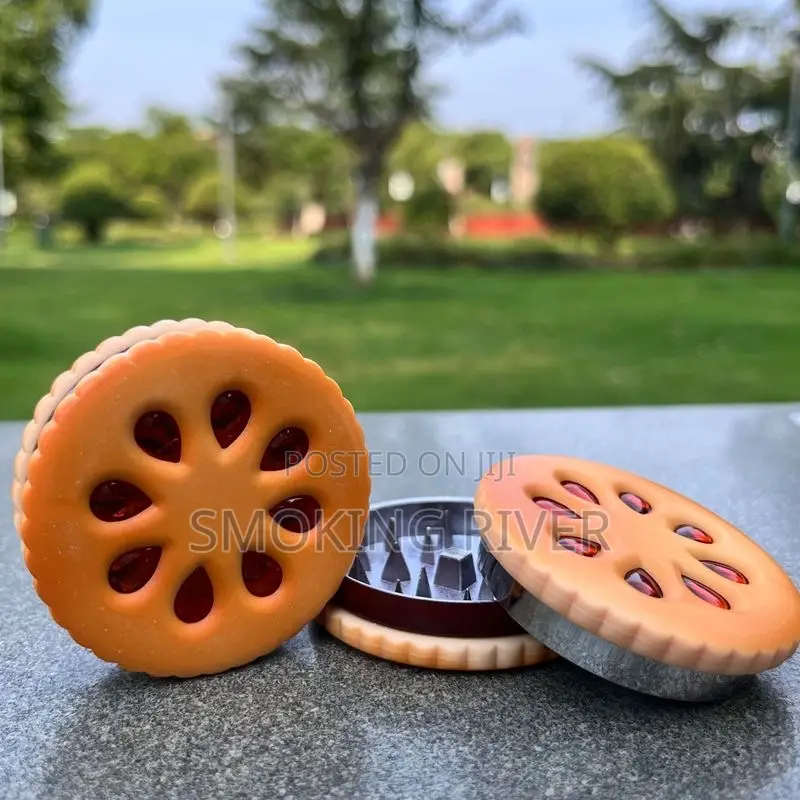 Biscuit Shaped Tobacco Grinder