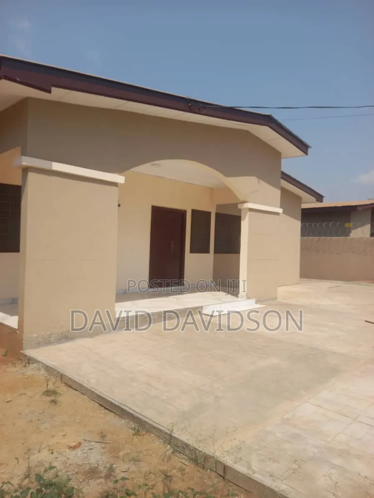 4bdrm Mansion in 3 Bedroom With, Tema Metropolitan for rent