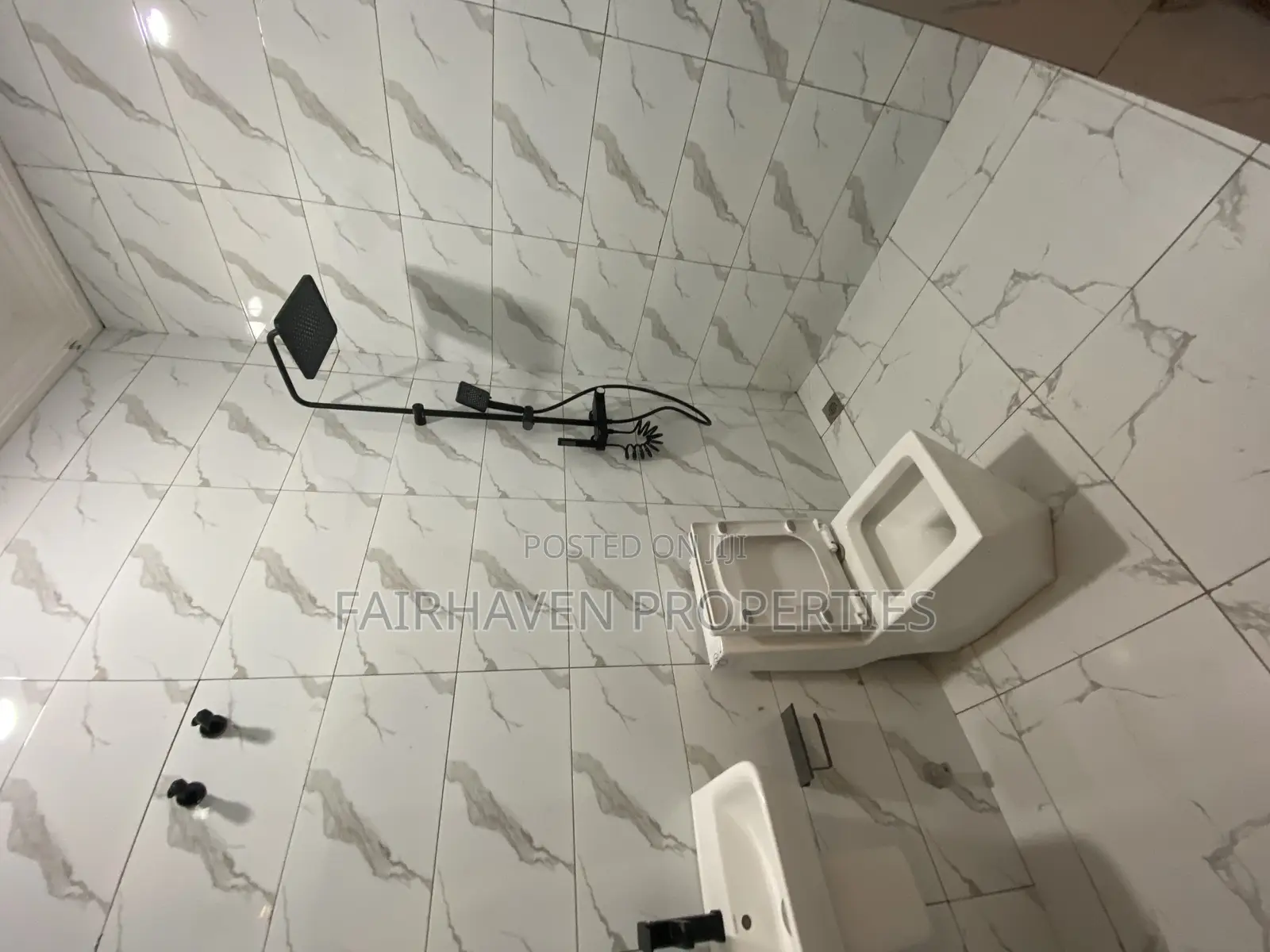 Furnished 20bdrm Villa in Ocean View, West Hills Mall Area for sale