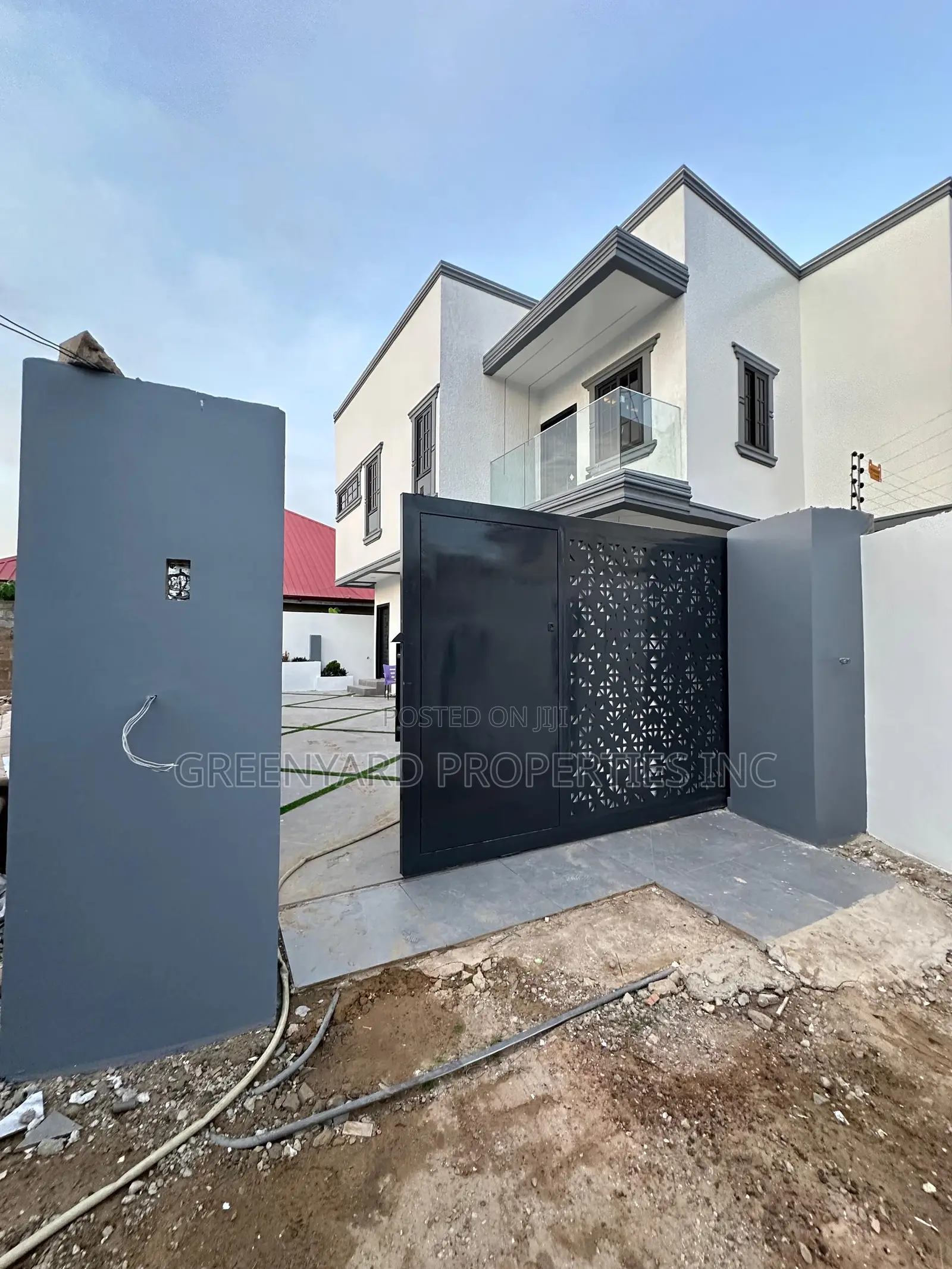 4bdrm House in School Junction, Ashaley Botwe for sale