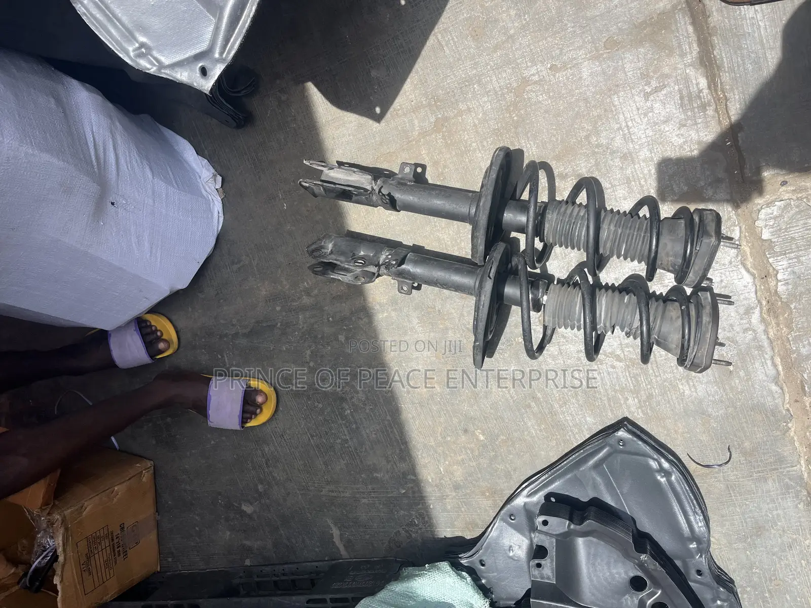 Toyota Camry Spider Back Shocks Absorbers Pair