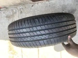 245/60 R18 Firestone Roadhawk 105h – High-Performance Tire