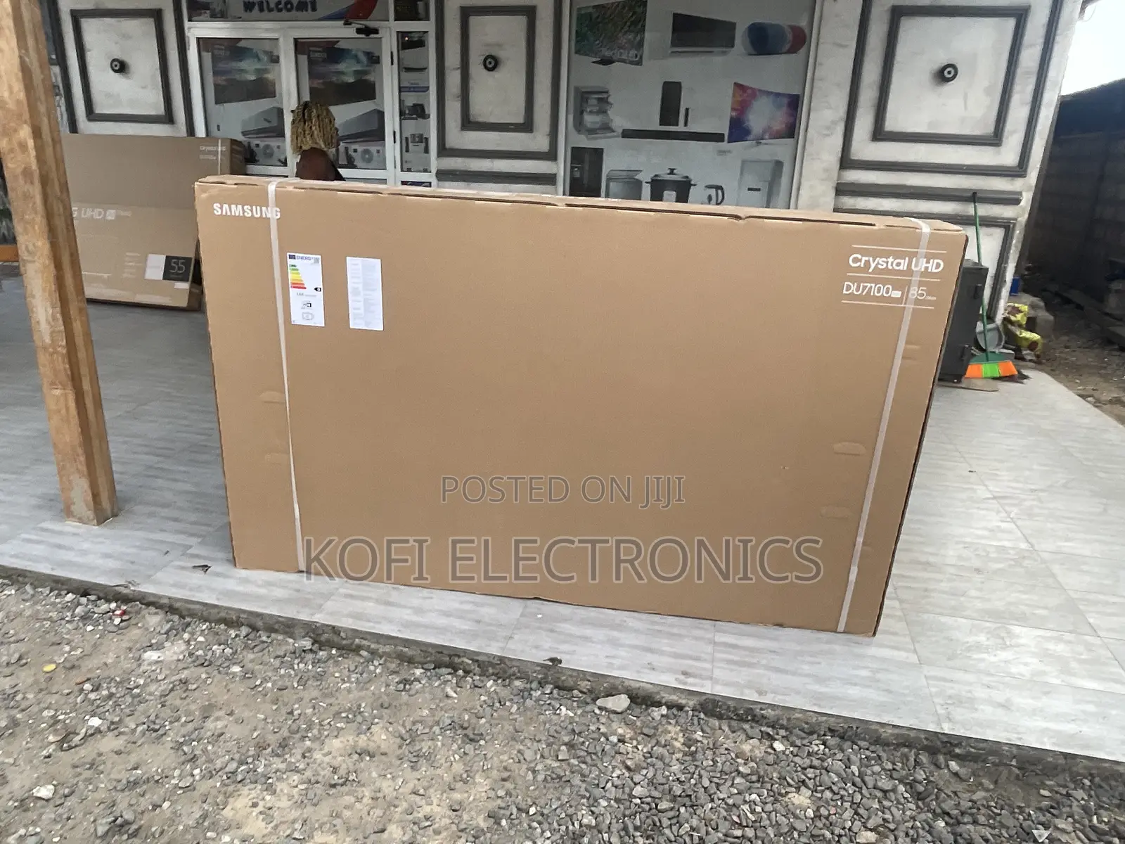 Built in Voice Assistant Samsung 85′′Crystal Uhd Smart Tv