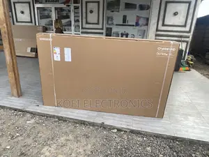 Built in Voice Assistant Samsung 85′′Crystal Uhd Smart Tv