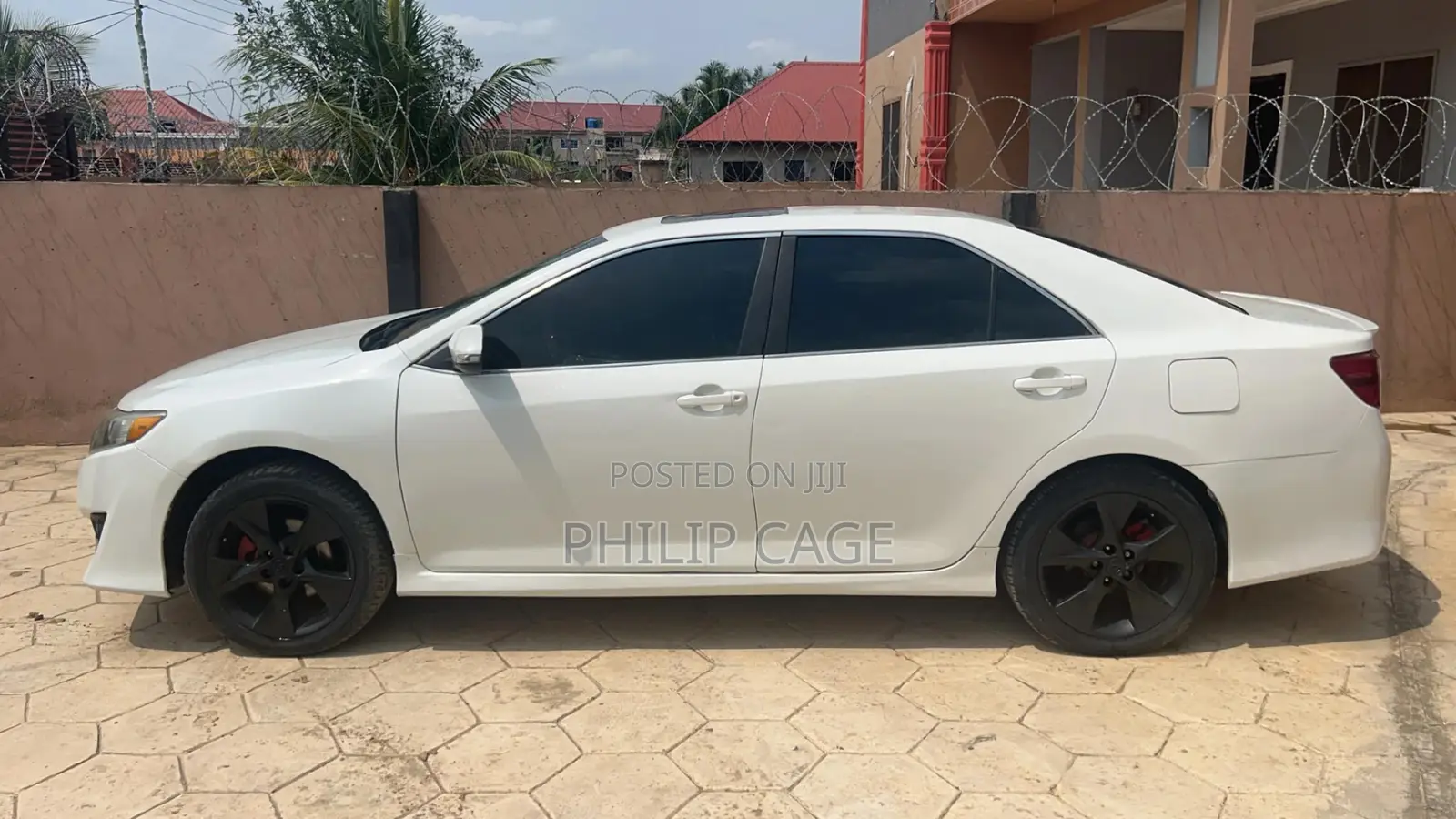 Toyota Camry SE Sport 4dr Sedan w/Prod. End 11/13 (2.5L 4cyl 6A) 2014