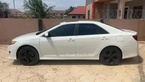 Toyota Camry SE Sport 4dr Sedan w/Prod. End 11/13 (2.5L 4cyl 6A) 2014