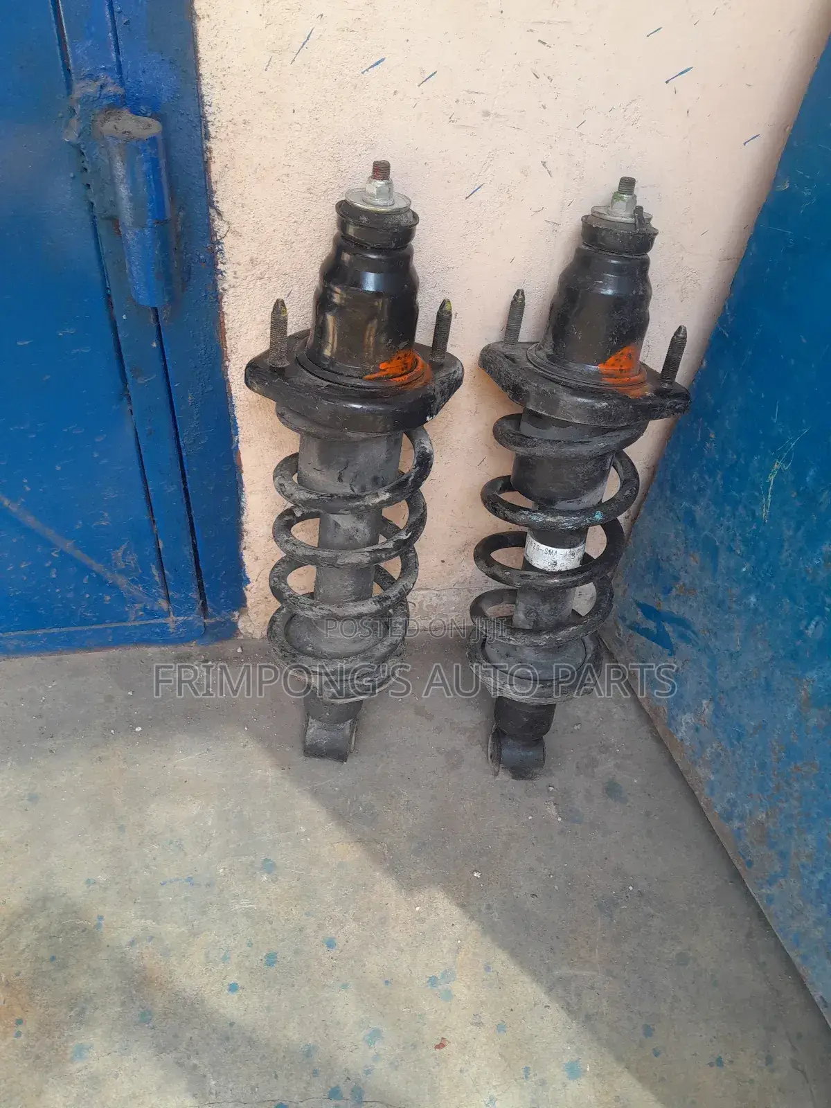 Honda CRV 2001/2006 Back Shocks Absorbers Genuine