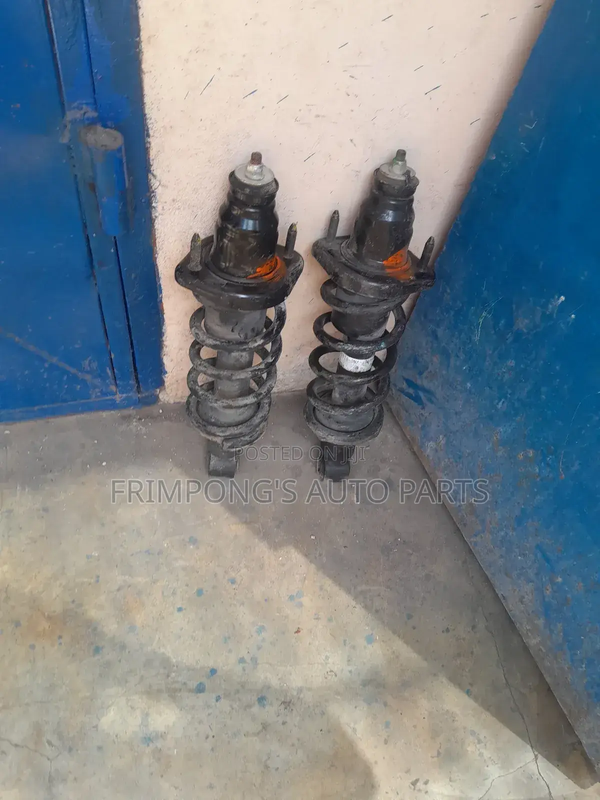 Honda CRV 2001/2006 Back Shocks Absorbers Genuine