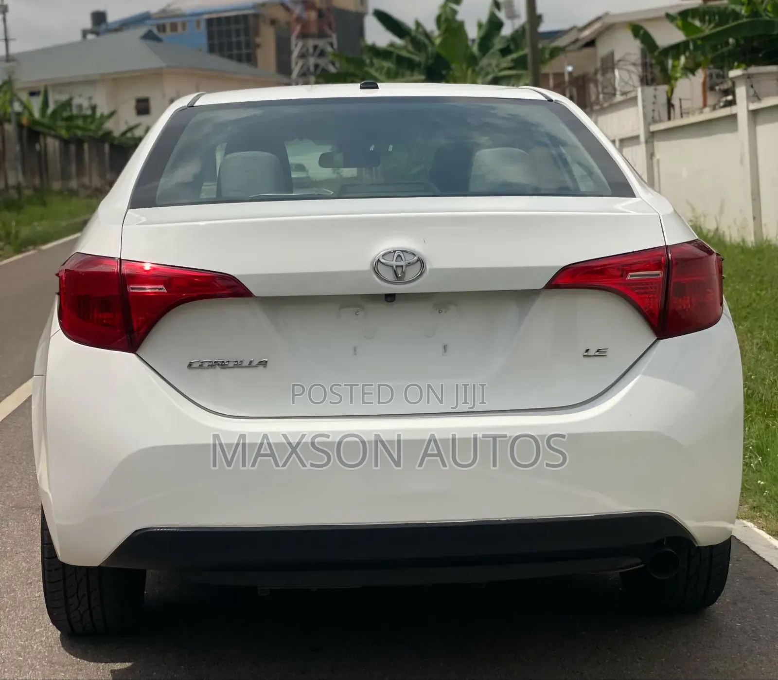 Toyota Corolla LE ECO 4dr Sedan (1.8L 4cyl CVT) 2017 White