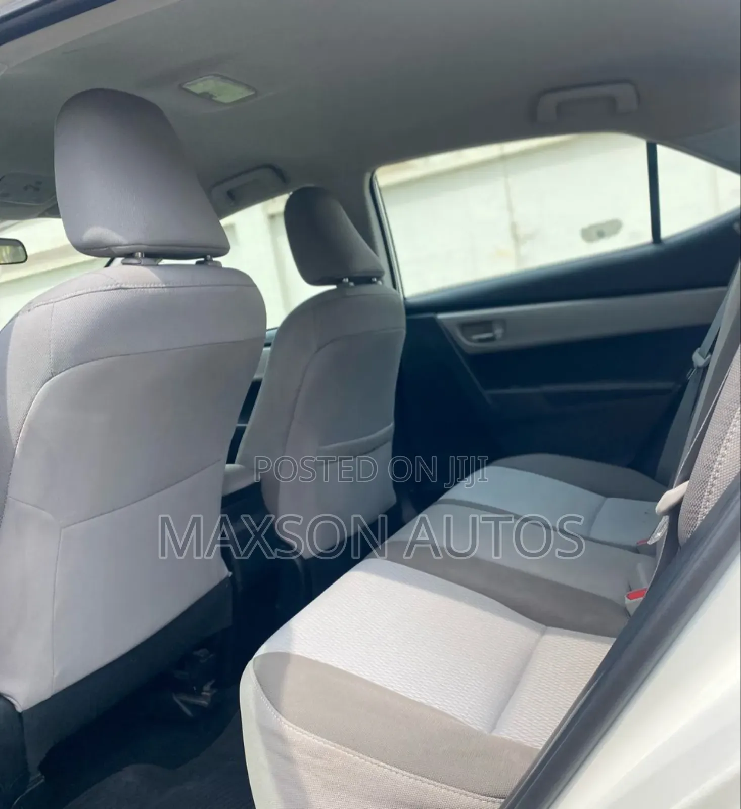 Toyota Corolla LE ECO 4dr Sedan (1.8L 4cyl CVT) 2017 White