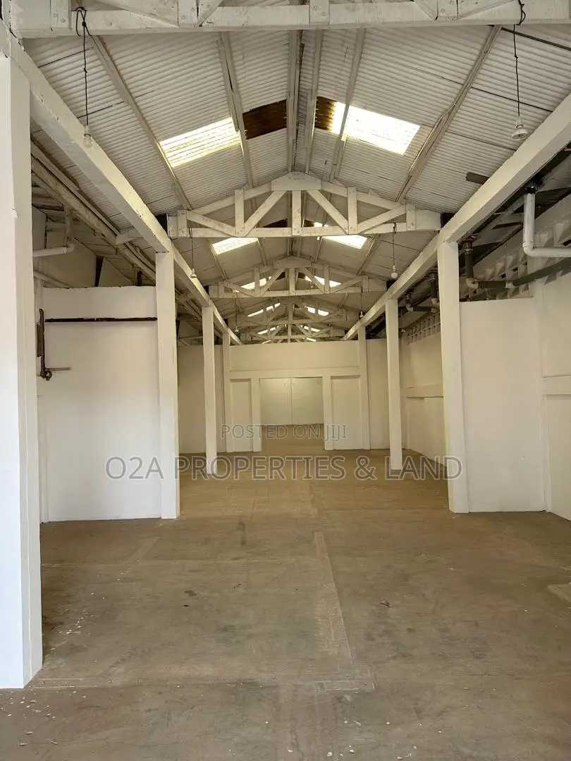 Executive 328 SQM Warehouses at Adenta Highway24/7