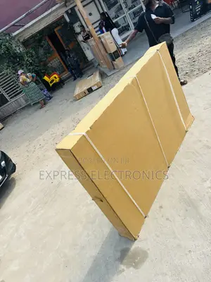 Newly Sealed Samsung Uhd Smart 75”Du8000