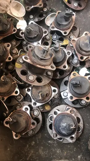 Home Used Back Hubs for Toyota Yaris / Vitz Available