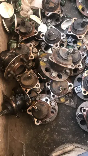 Home Used Back Hubs for Toyota Yaris / Vitz Available
