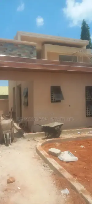 4bdrm House in De-Icons Real Estate, Awutu Senya East Municipal