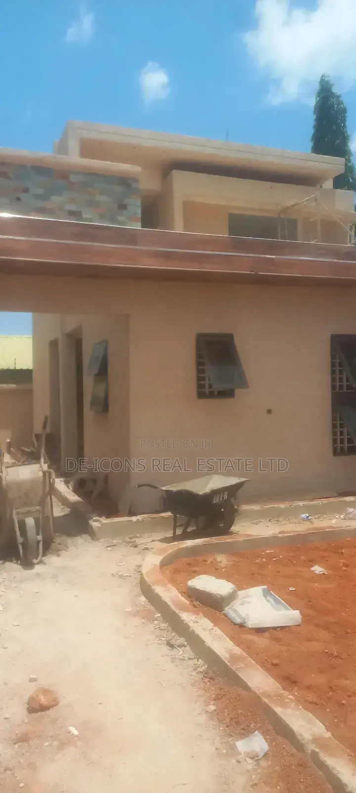 4bdrm House in De-Icons Real Estate, Awutu Senya East Municipal
