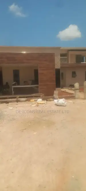 4bdrm House in De-Icons Real Estate, Awutu Senya East Municipal
