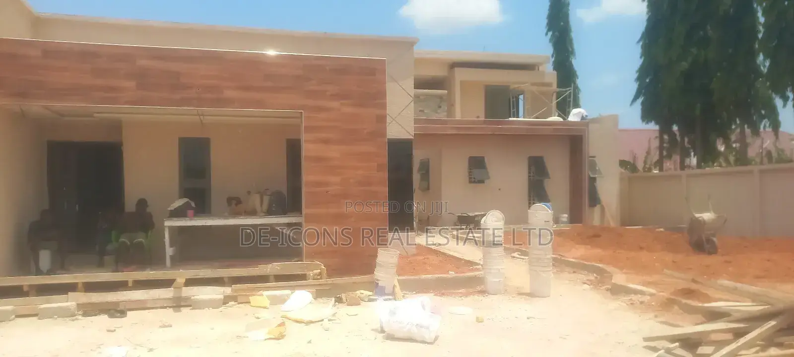 4bdrm House in De-Icons Real Estate, Awutu Senya East Municipal