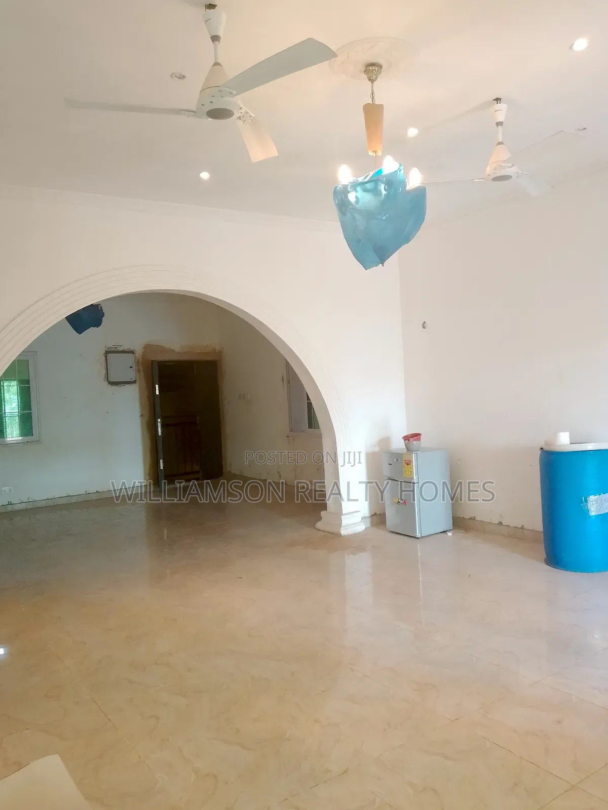 3bdrm Apartment in Hfc Estate Area, Spintex for rent