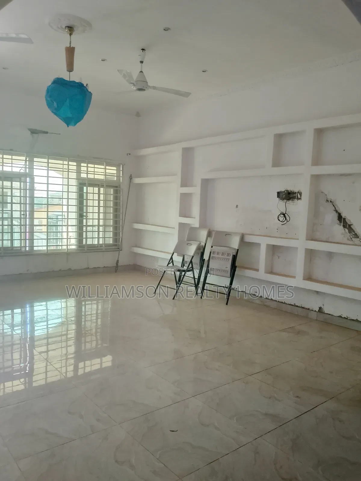 3bdrm Apartment in Hfc Estate Area, Spintex for rent