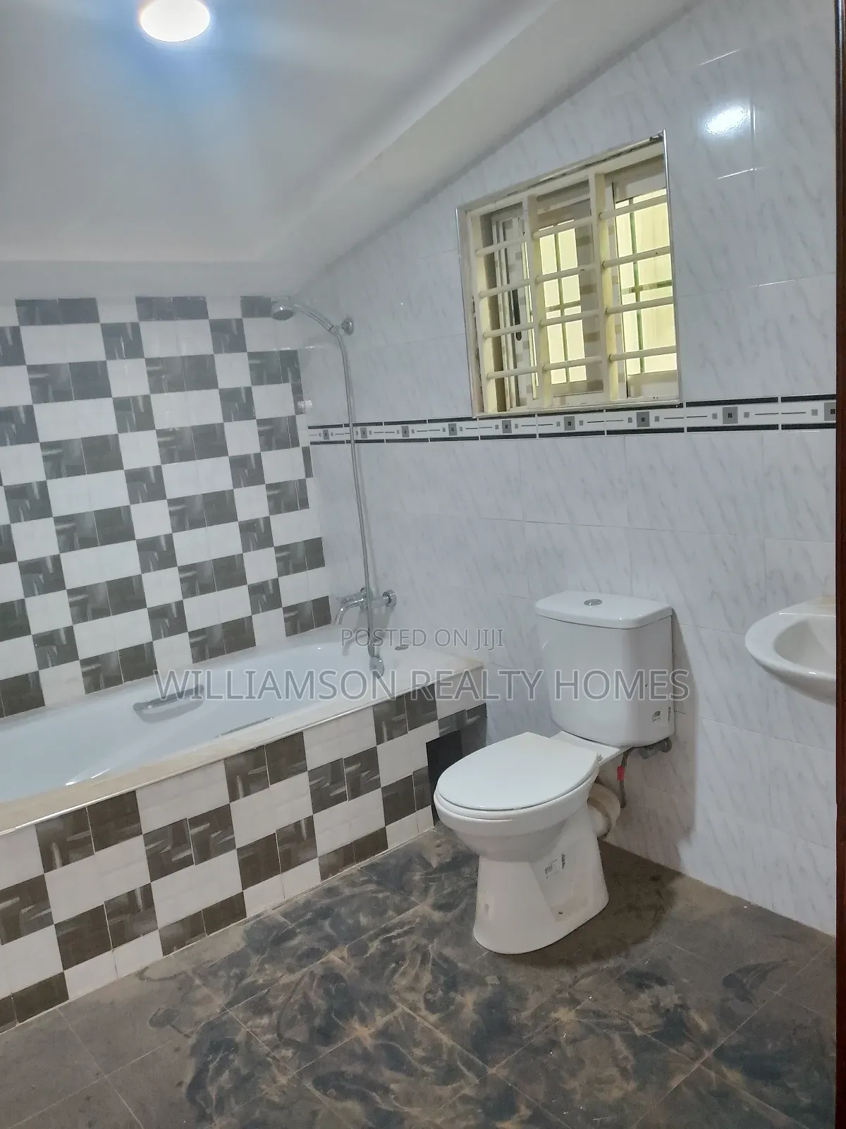 3bdrm Apartment in Hfc Estate Area, Spintex for rent