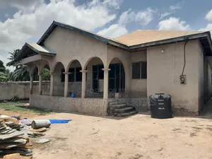 6bdrm House in Meduma, Kumasi Metropolitan for sale