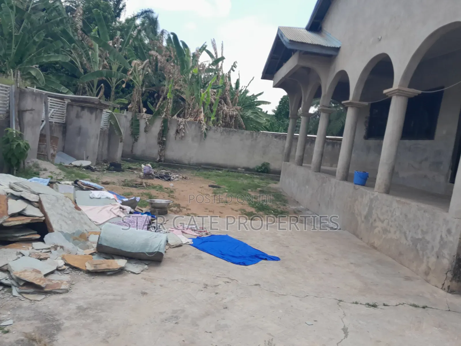 6bdrm House in Meduma, Kumasi Metropolitan for sale
