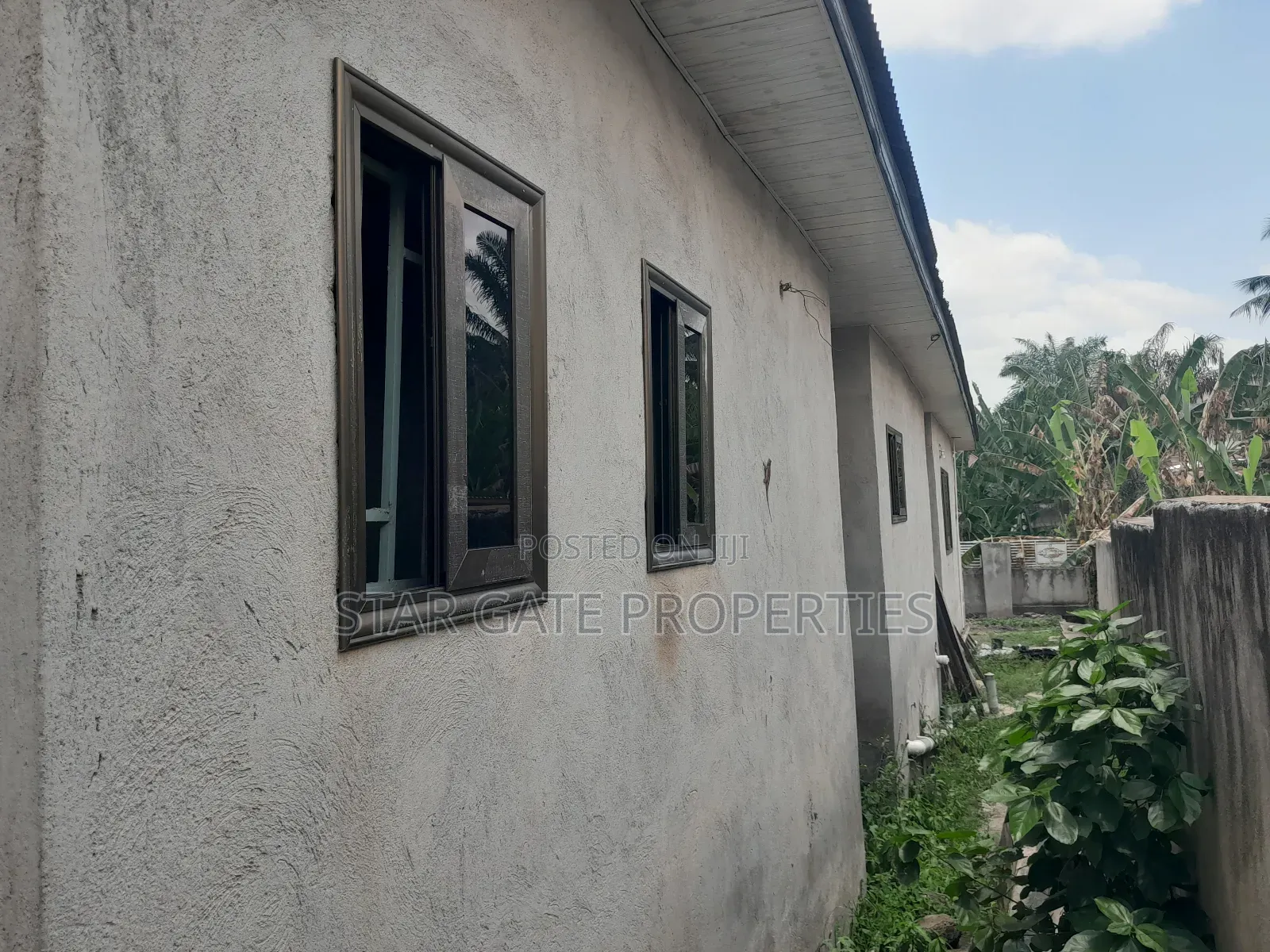 6bdrm House in Meduma, Kumasi Metropolitan for sale
