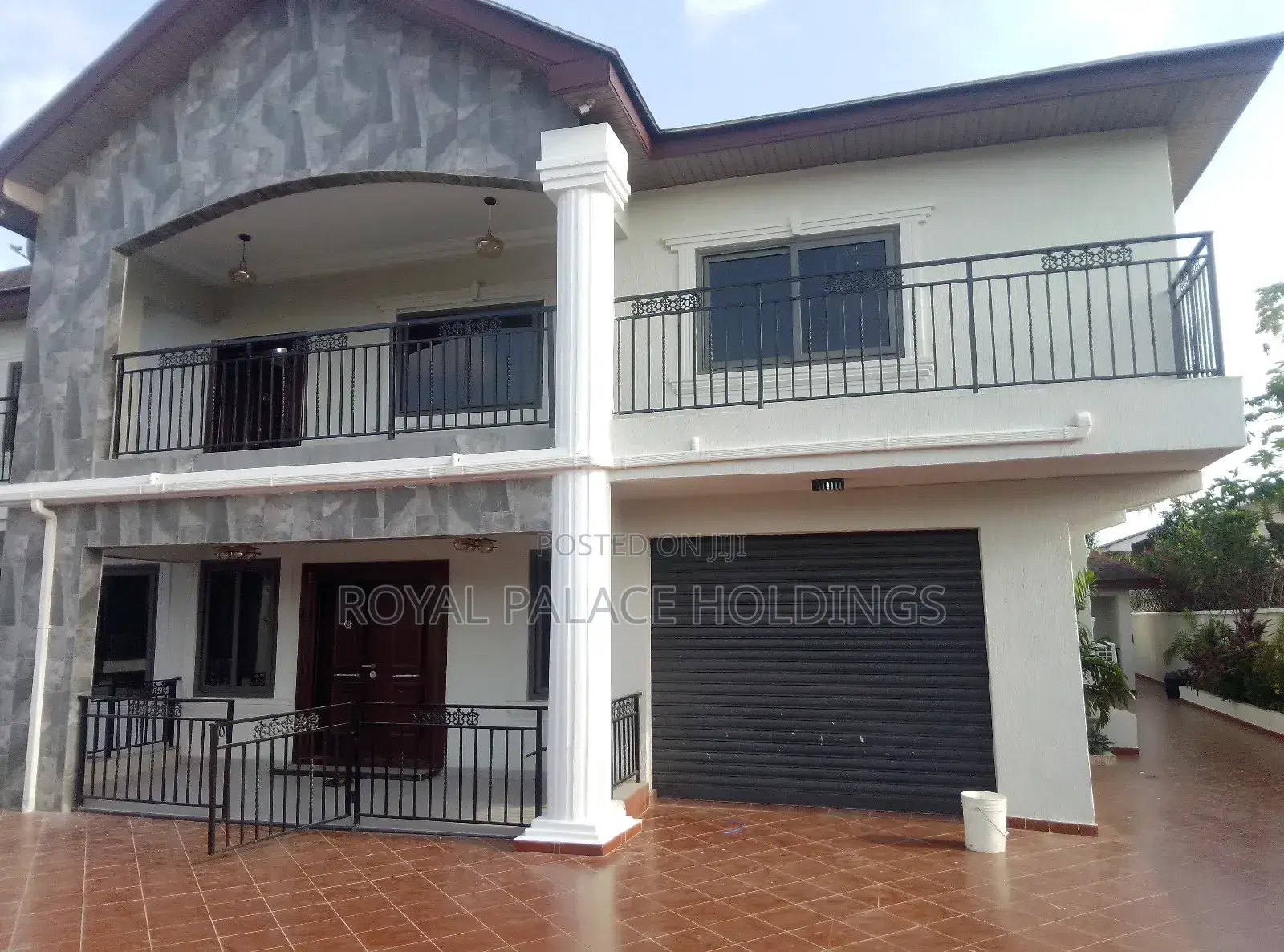 Furnished 5bdrm Duplex in American House Area, Adjiriganor for rent