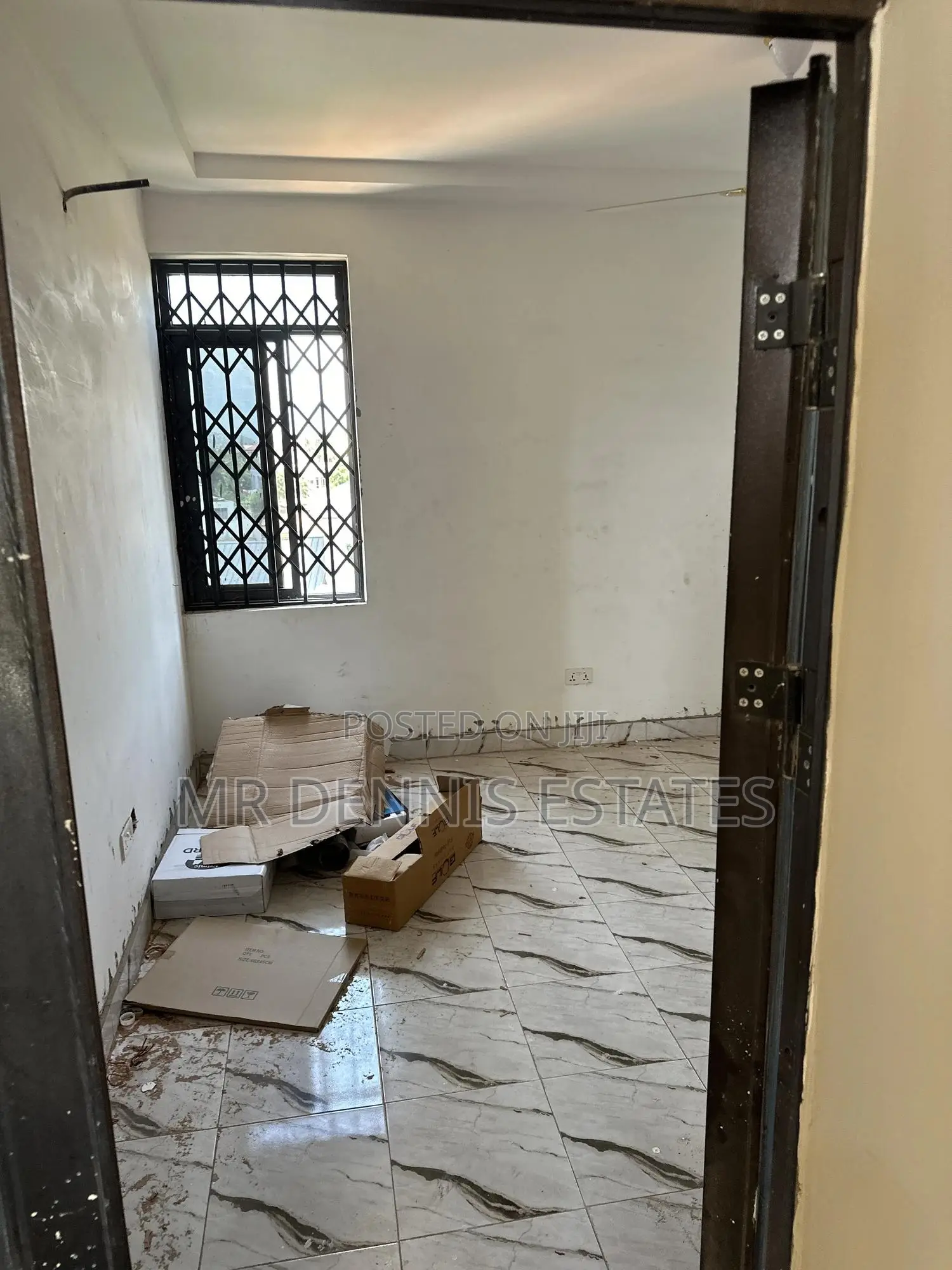 1bdrm Room & Parlour in Weija Apartments for rent